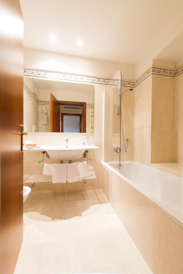 Hotel Eden レーヴィコ・テルメ エクステリア 写真